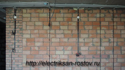 Гофра для проводов и кабеля, ПВХ труба гофрированная для проводки электропроводки, монтаж по потолку и стене 3